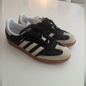 Women’s Adidas Sambas